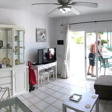 185 Parque Don Jose Apartment